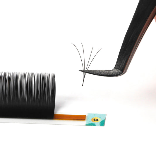 6 techniques to make perfect fan lashes (pt.1)