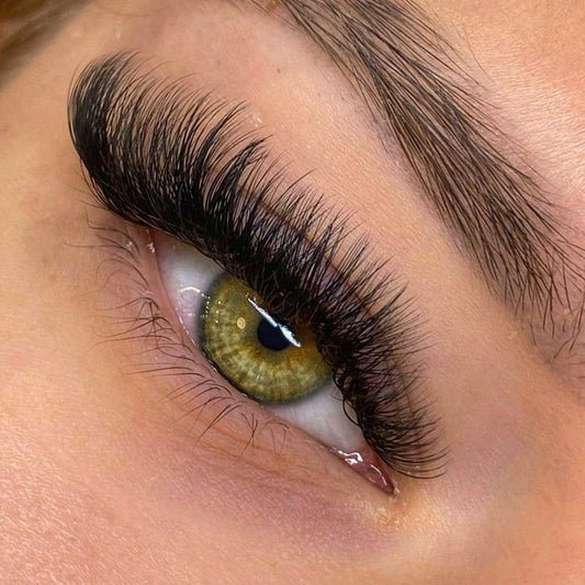 Mega Volume Lashes: All You Need to Know for a Stunning Bold Set