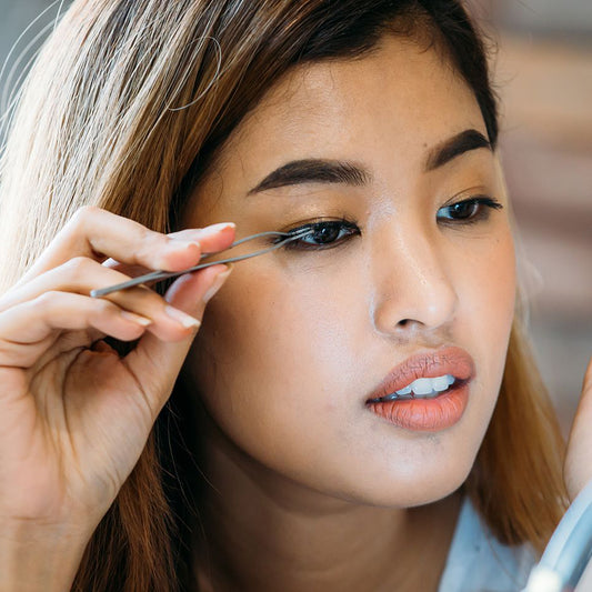 10 Reasons Why You Shouldn't Do DIY Lash Extensions